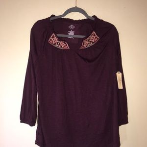 Stretchy maroon blouse